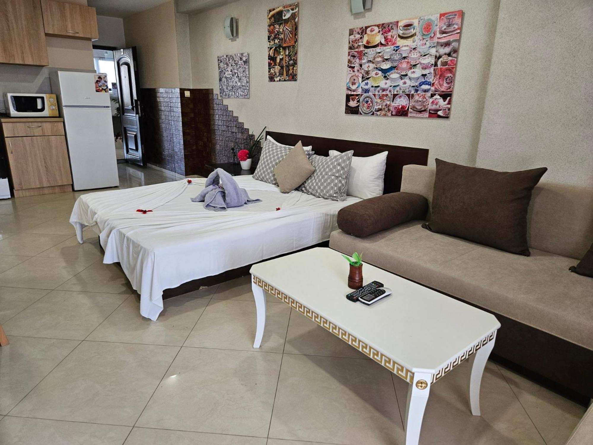 וארנה Paralax Hotel מראה חיצוני תמונה