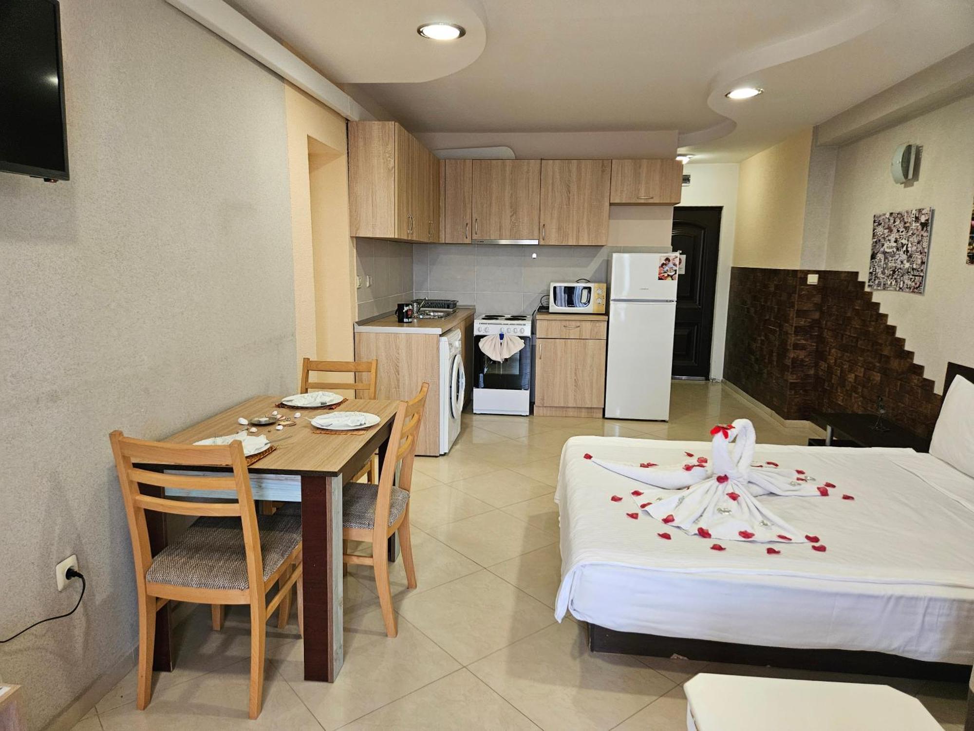 וארנה Paralax Hotel מראה חיצוני תמונה