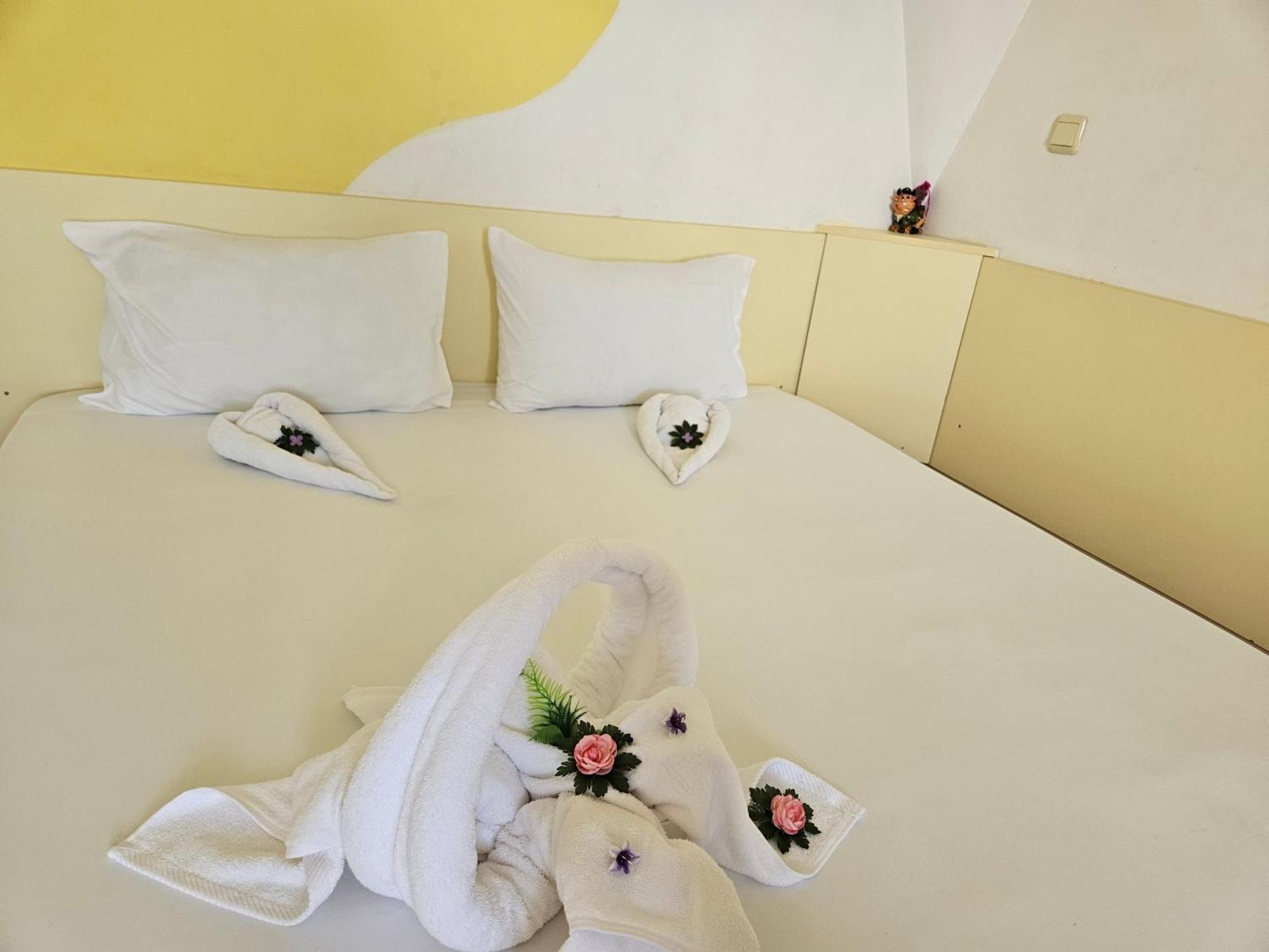 וארנה Paralax Hotel מראה חיצוני תמונה