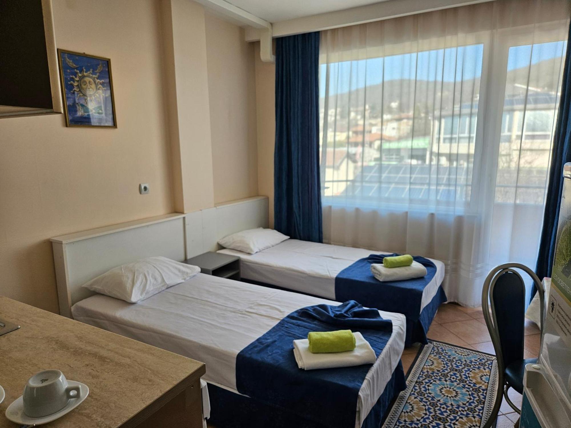 וארנה Paralax Hotel מראה חיצוני תמונה