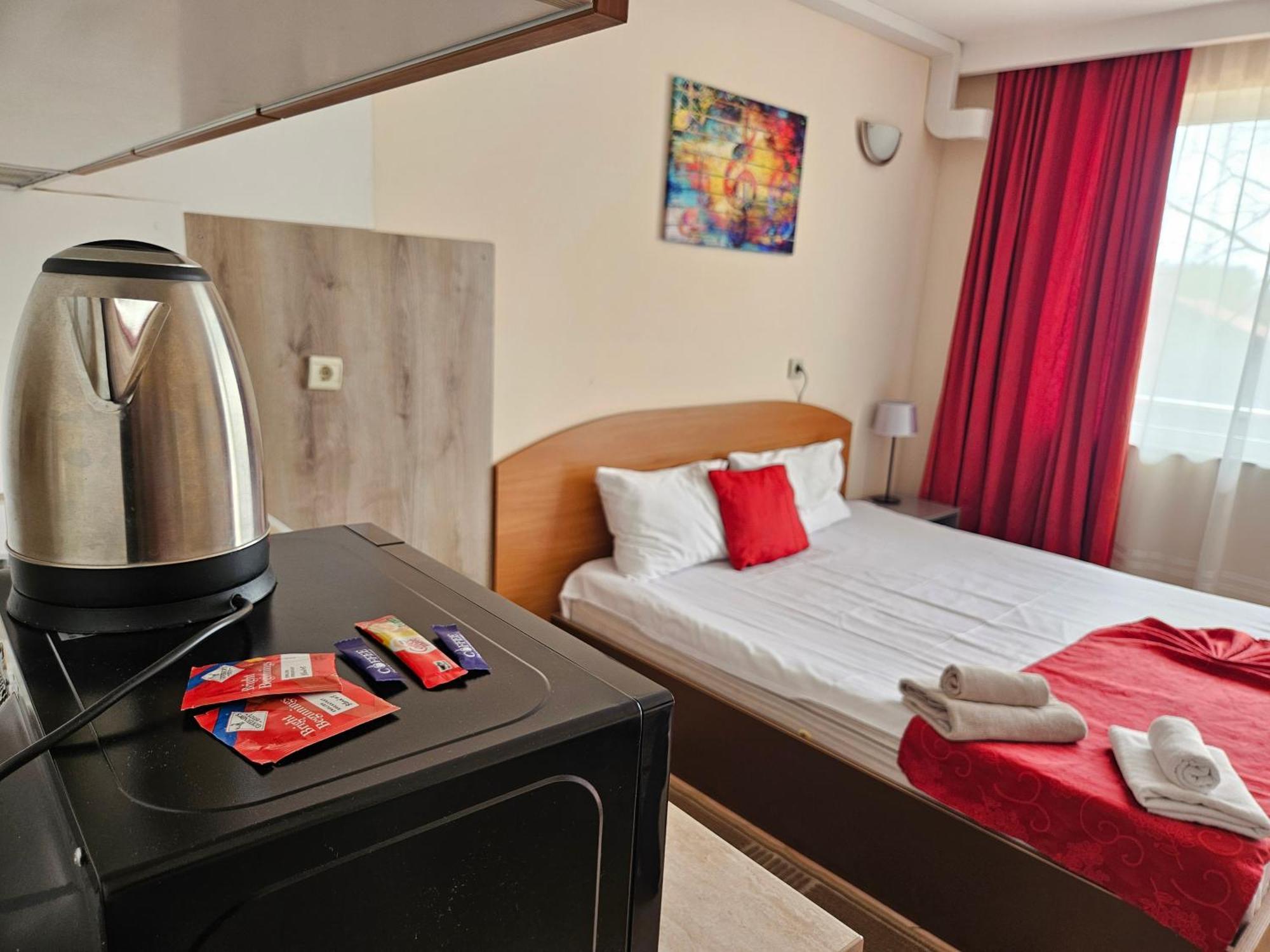 וארנה Paralax Hotel מראה חיצוני תמונה