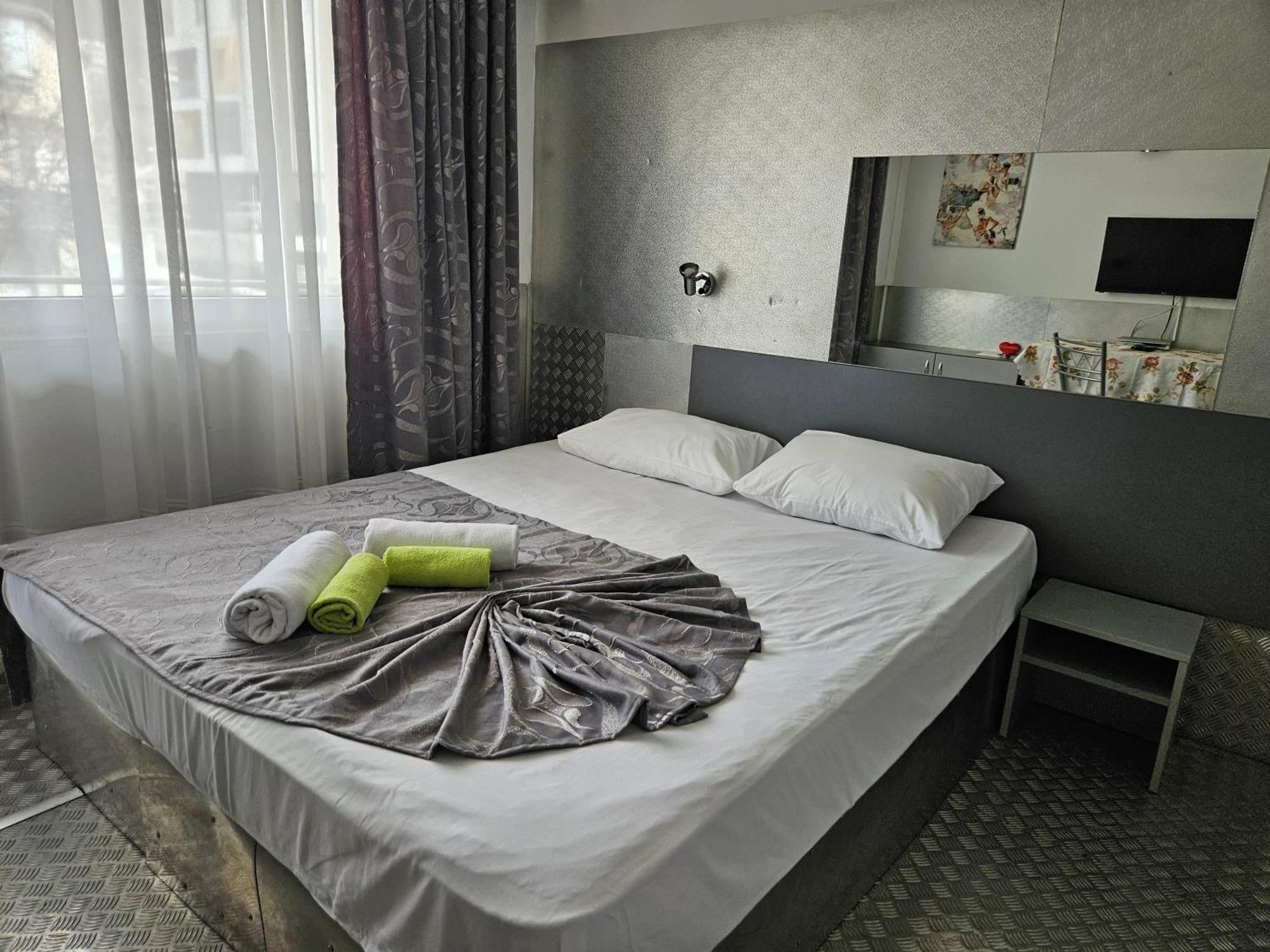 וארנה Paralax Hotel מראה חיצוני תמונה