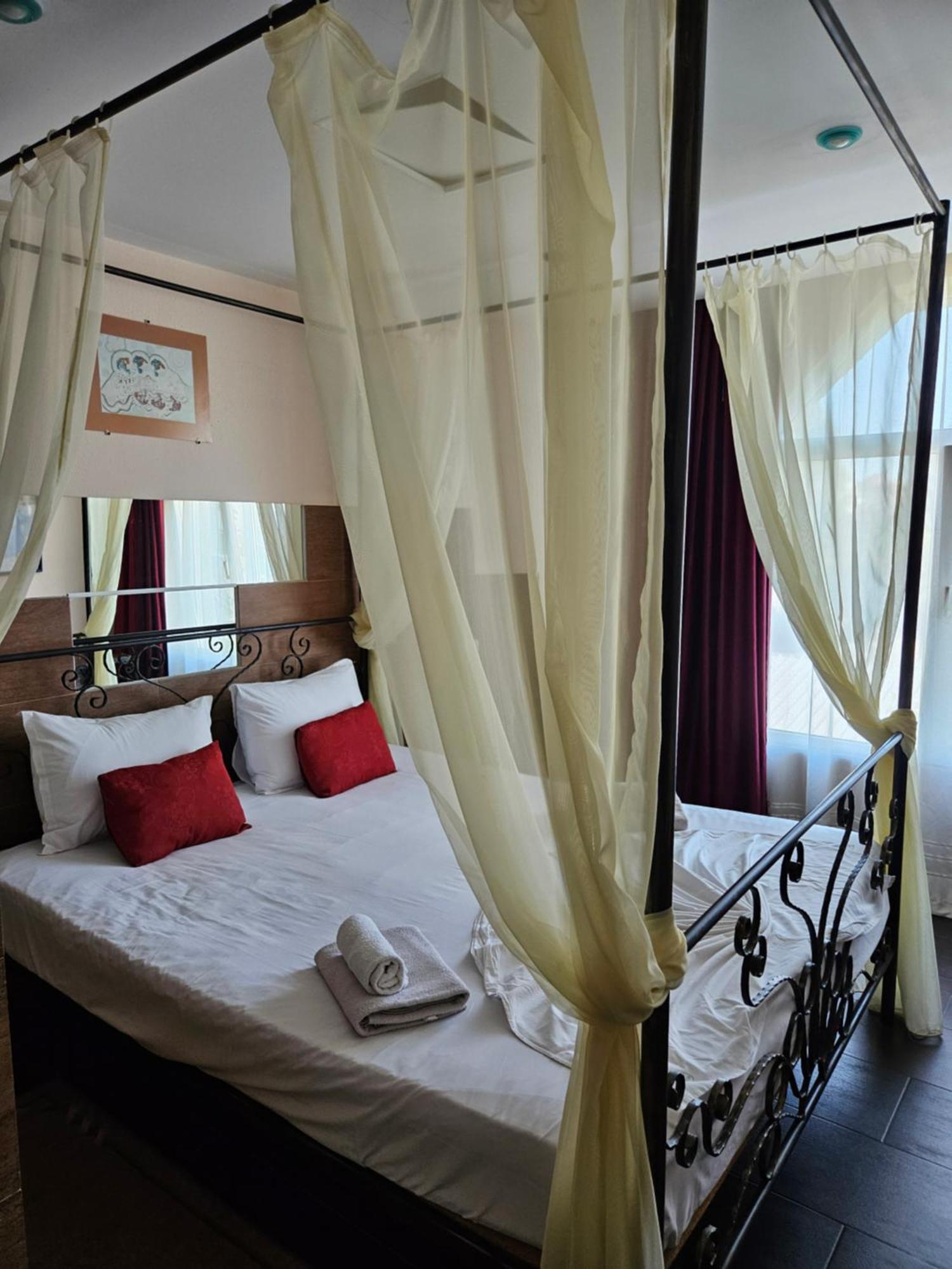 וארנה Paralax Hotel מראה חיצוני תמונה