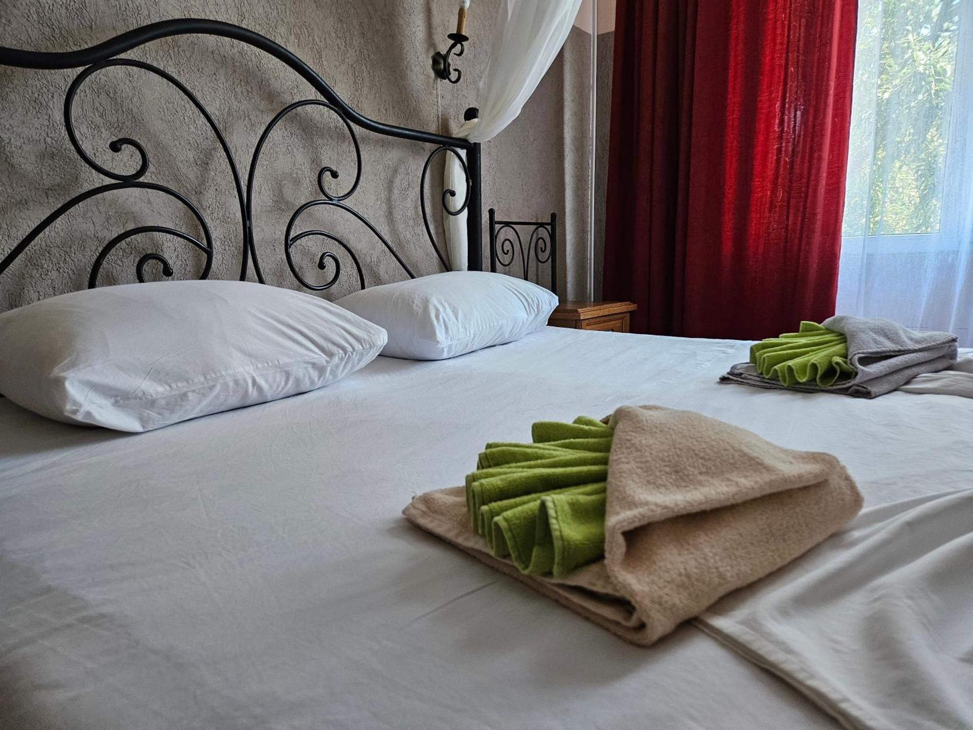 וארנה Paralax Hotel מראה חיצוני תמונה
