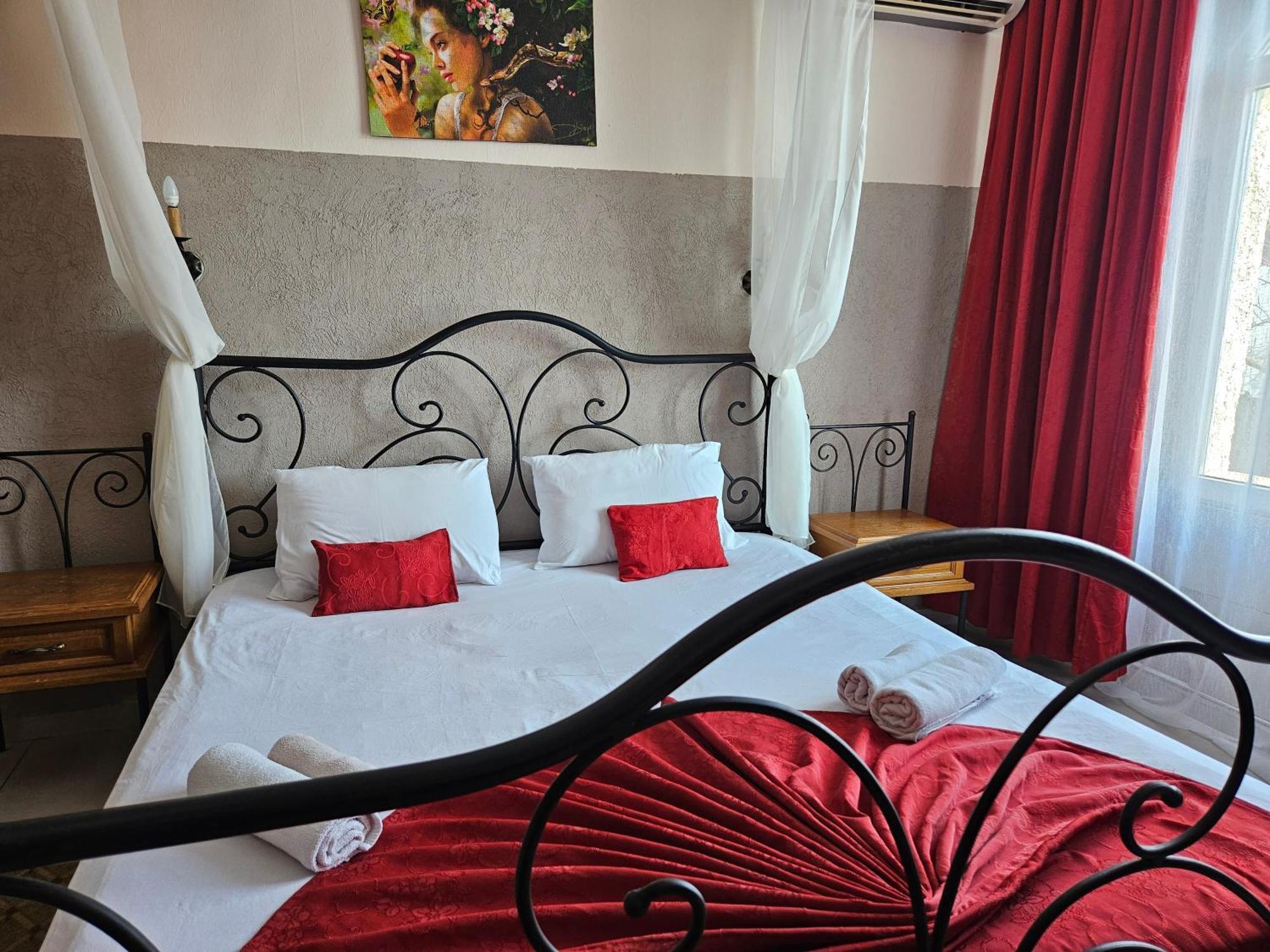 וארנה Paralax Hotel מראה חיצוני תמונה